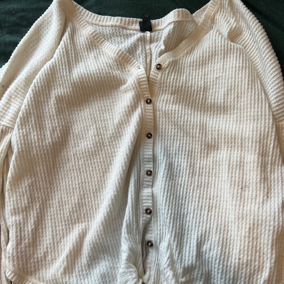 Long sleeve white sweater shirt. - Picture 2 of 3